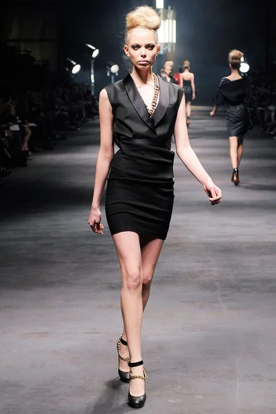 Look 9